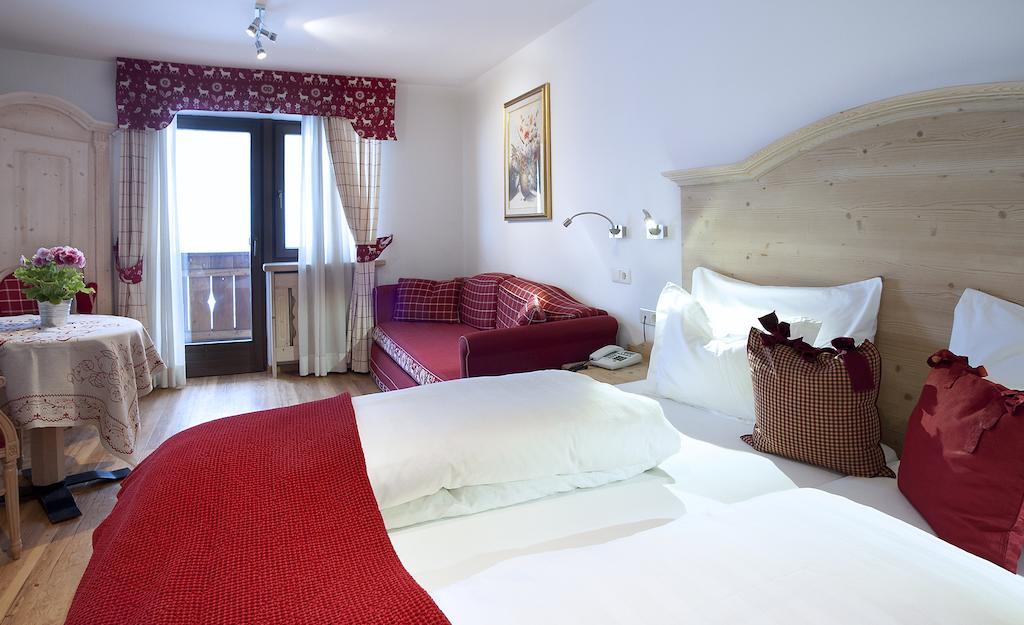 Hotel Italia Корвара ин Бадия Стая снимка